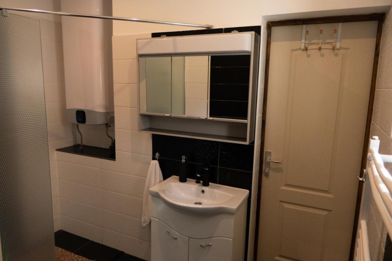 Pontyhalasz Vendeghaz Tiszabábolna Buitenkant foto